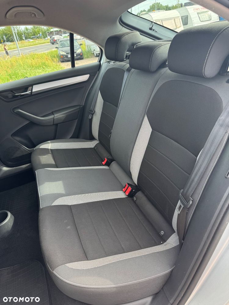 Skoda RAPID 1.0 TSI Ambition - 11