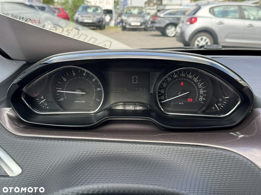 Peugeot 2008 1.2 Pure Tech Active - 25