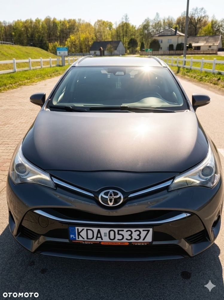Toyota Avensis - 4