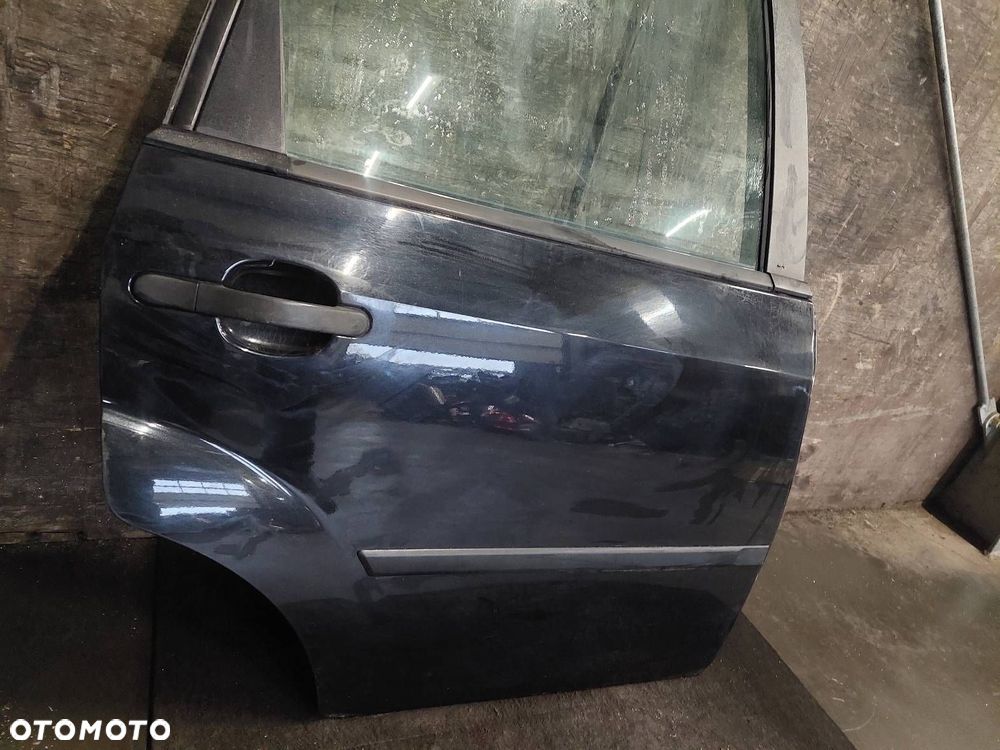 DRZWI KOMPLETNE PRAWY TYŁ FORD FIESTA MK5 MK6 D2 02-05 - 2