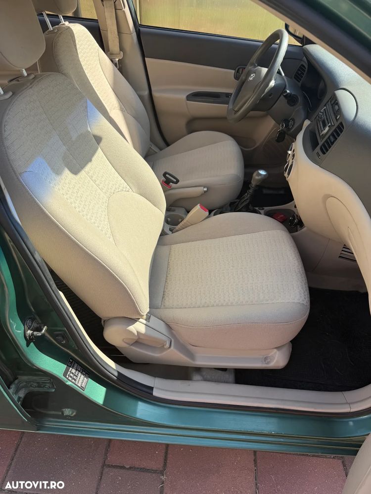 Hyundai Accent - 7