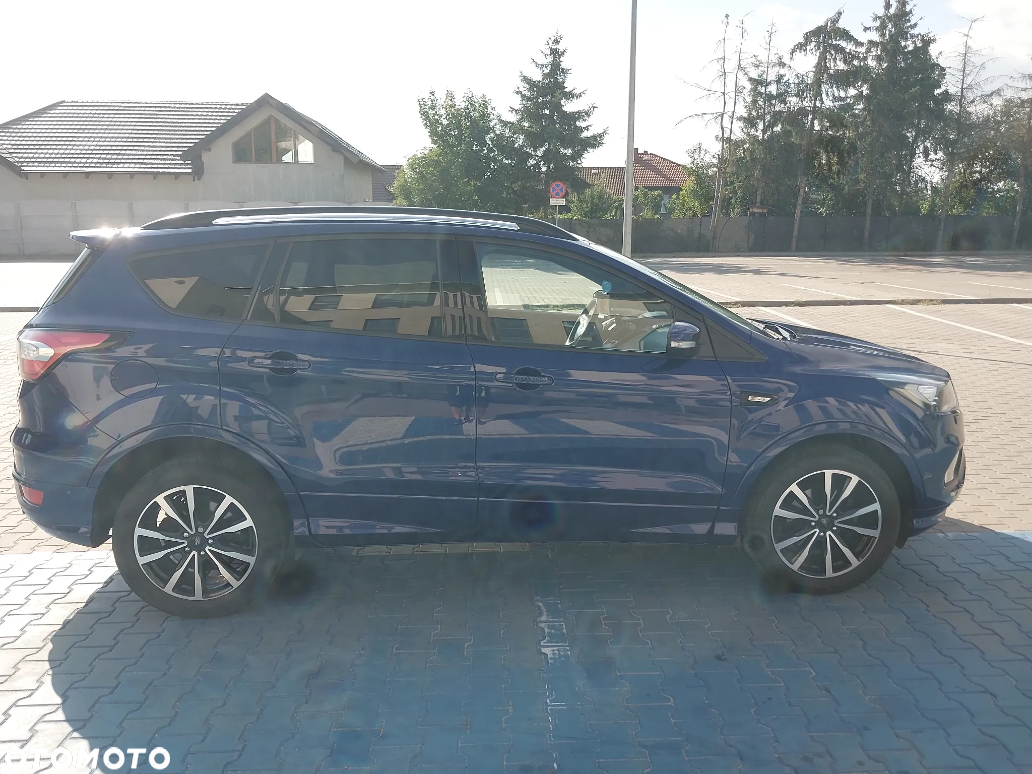 Ford Kuga 1.5 EcoBoost 2x4 ST-Line - 4