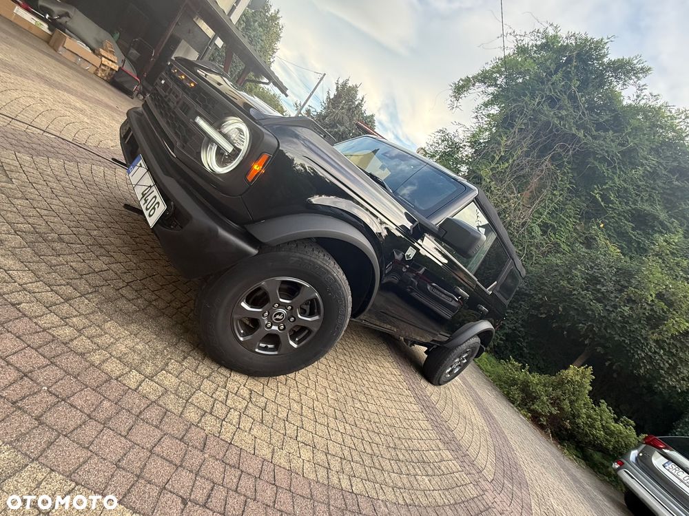 Ford Bronco - 1