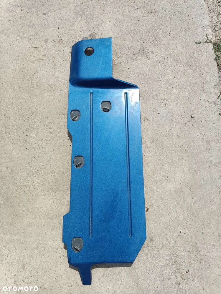 Osłona maskownica prawa lampy Volvo FH4 - 1