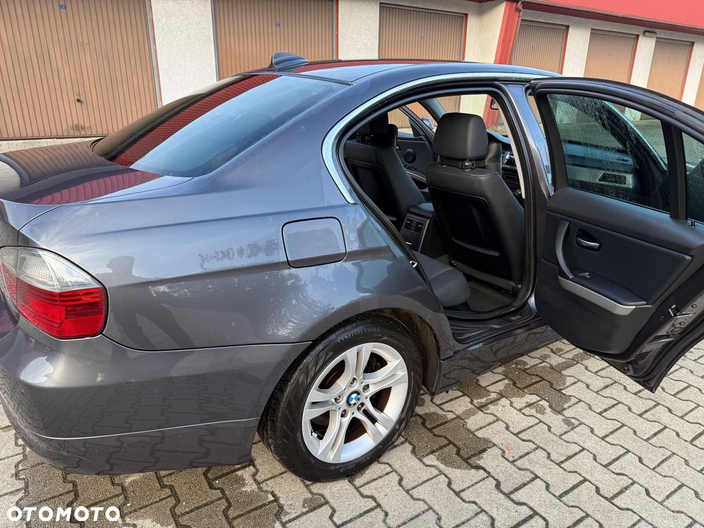 BMW Seria 3 318d - 17