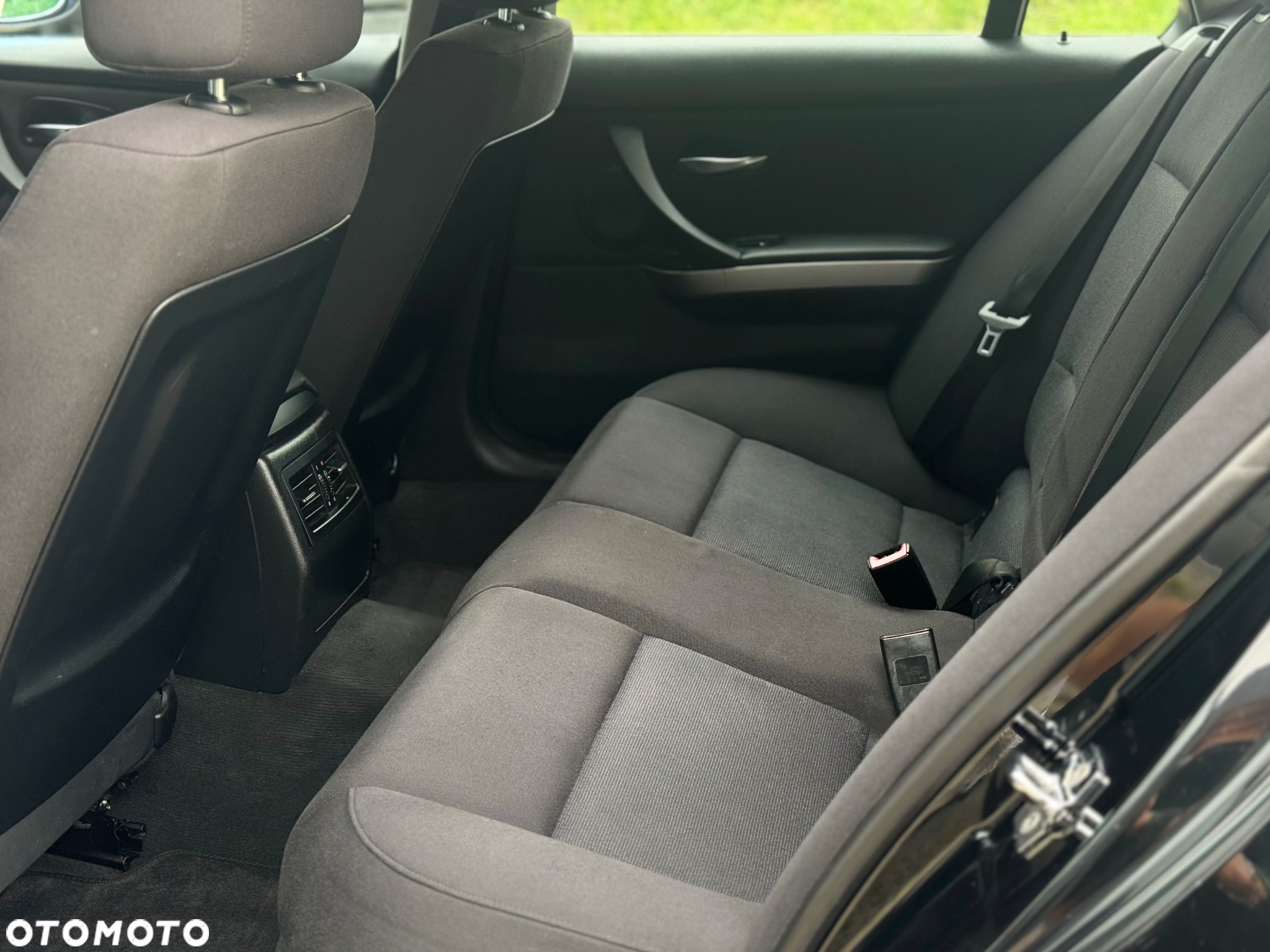 BMW Seria 3 318i Touring - 25