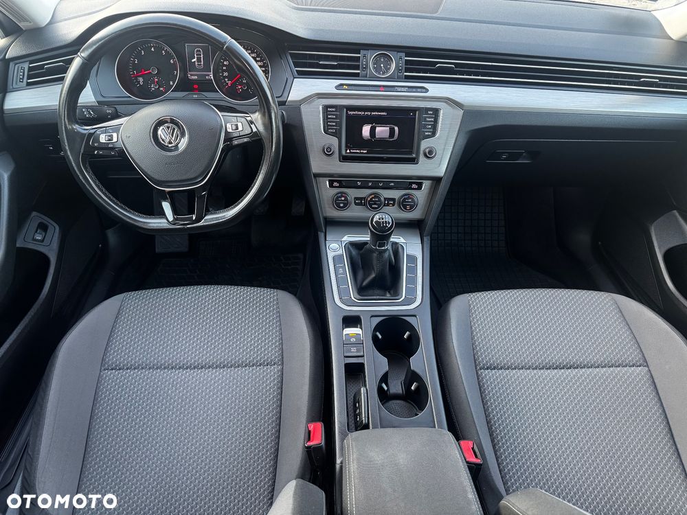 Volkswagen Passat 1.4 TSI BMT Trendline - 12