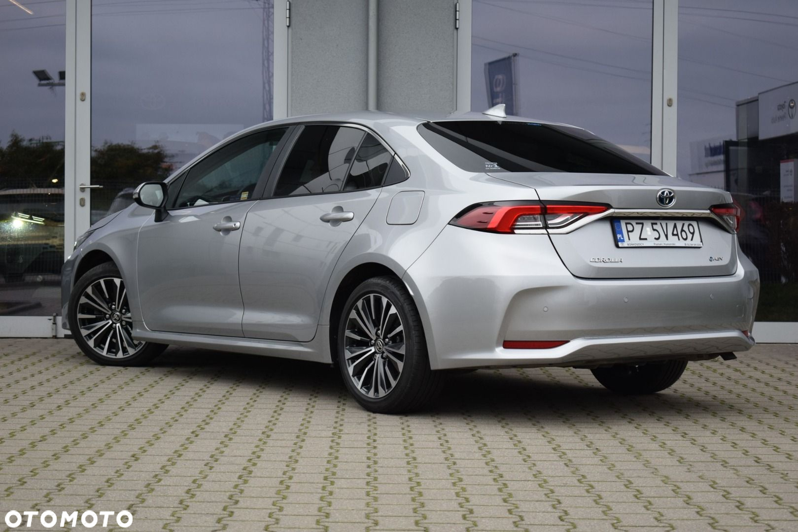 Toyota Corolla 1.8 Hybrid Style - 10