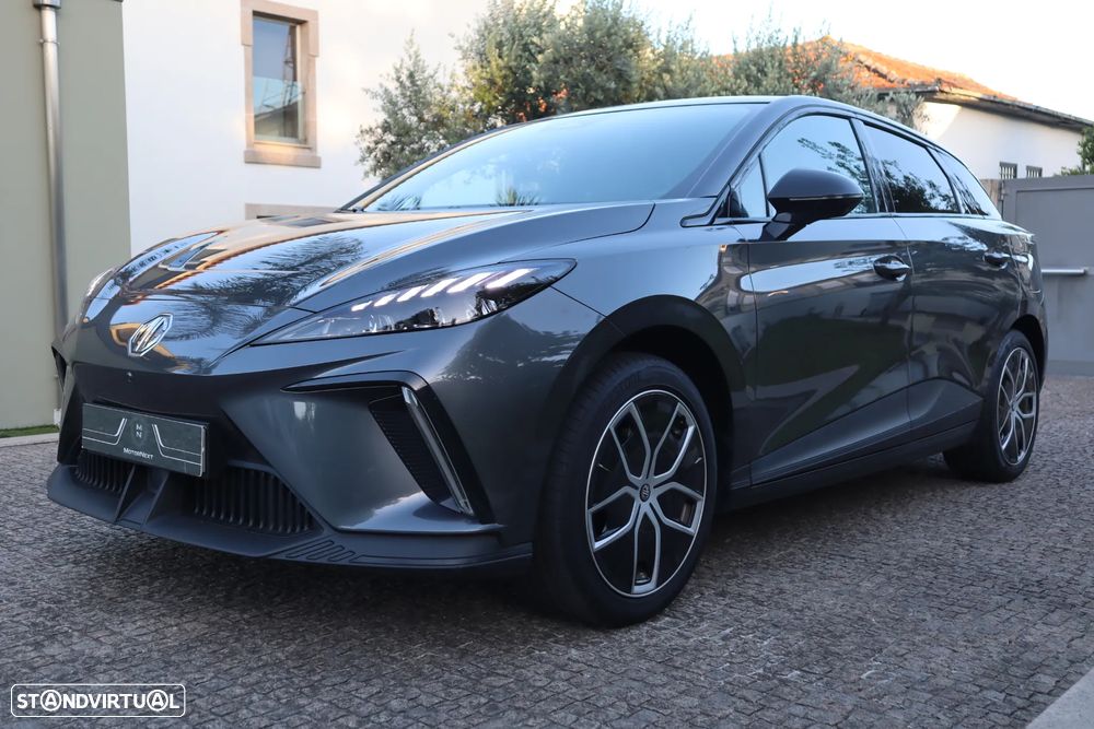 MG MG4 64 kWh Luxury - 1
