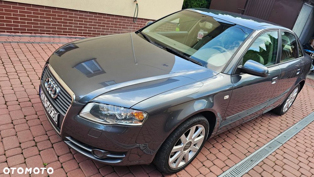 Audi A4 Limousine - 10