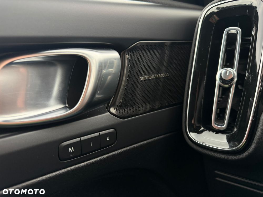 Volvo XC 40 B4 B AWD R-Design - 16