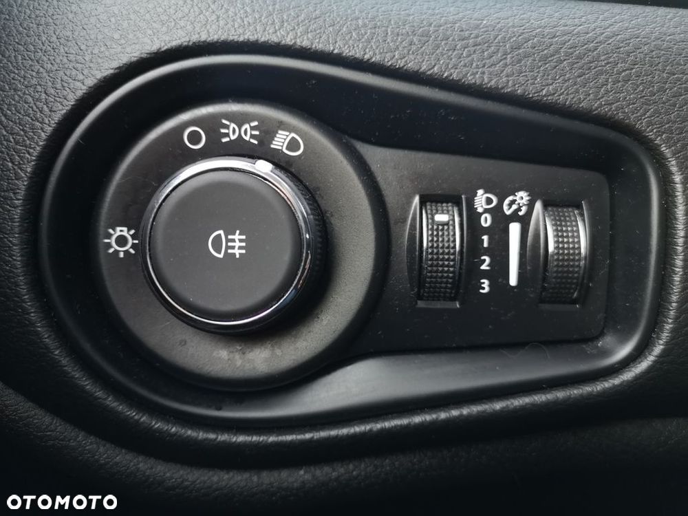 Jeep Renegade 1.5 T4 mHEV Longitude FWD S&S DCT - 19
