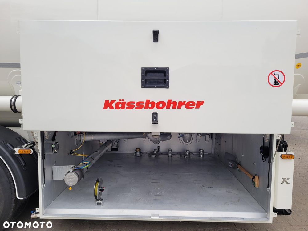 Kassbohrer STB 39 Cysterna Paliwowa - 4