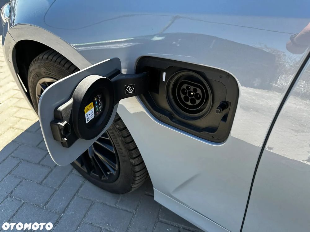 BMW Seria 3 330e xDrive M Sport - 20