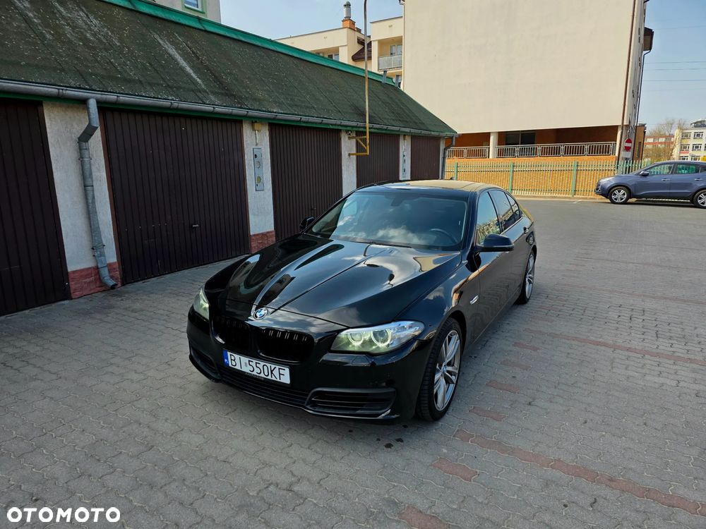 BMW Seria 5 528i xDrive Sport-Aut - 2