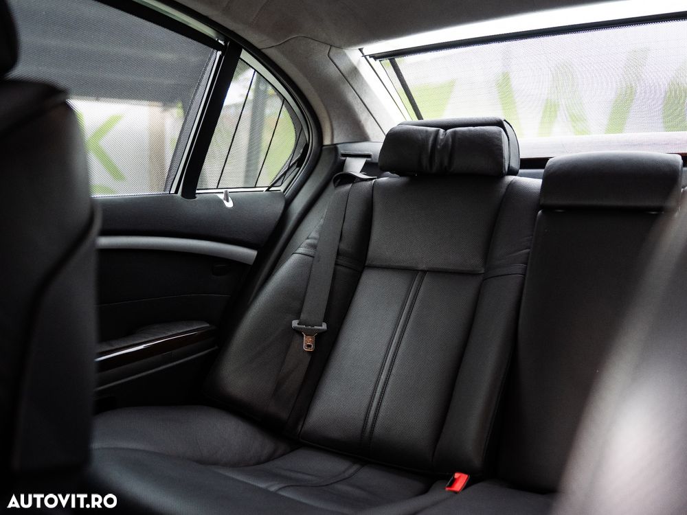 BMW Seria 7 760Li A - 38