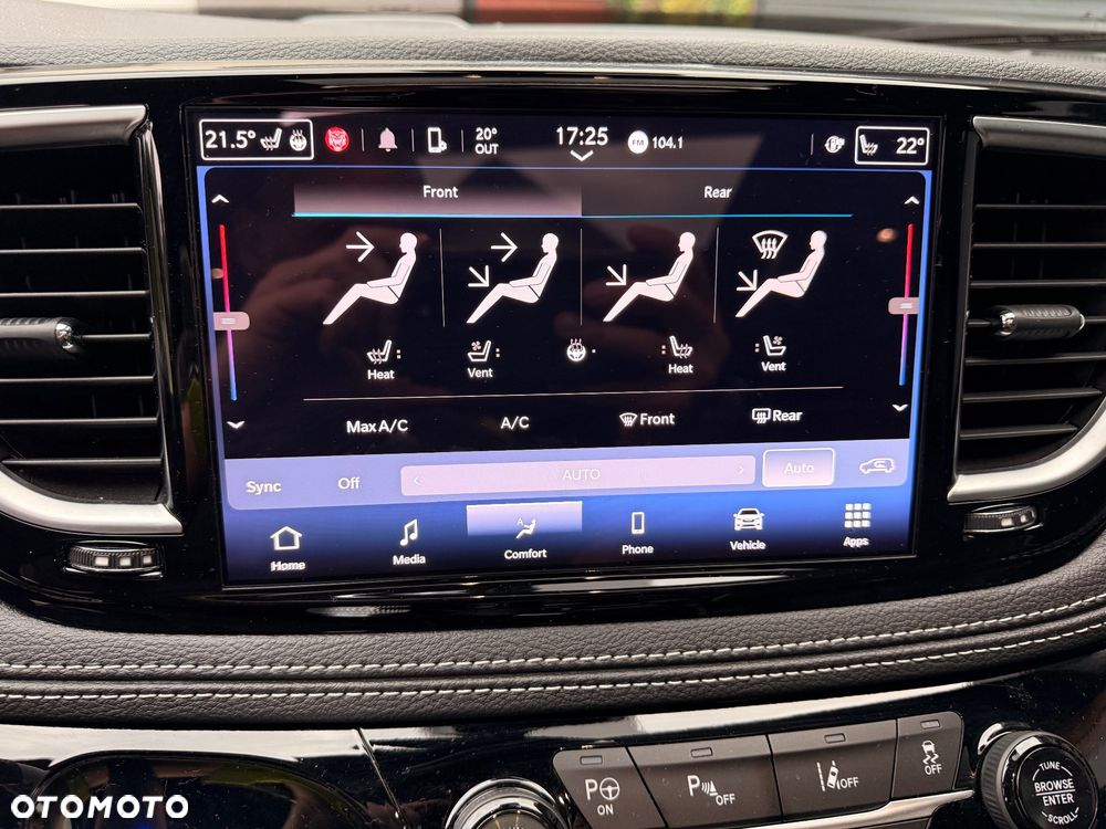 Chrysler Pacifica - 20