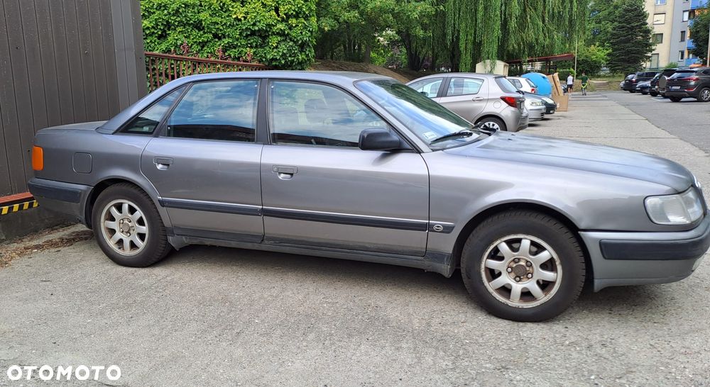 Audi 100 2.6 E - 1