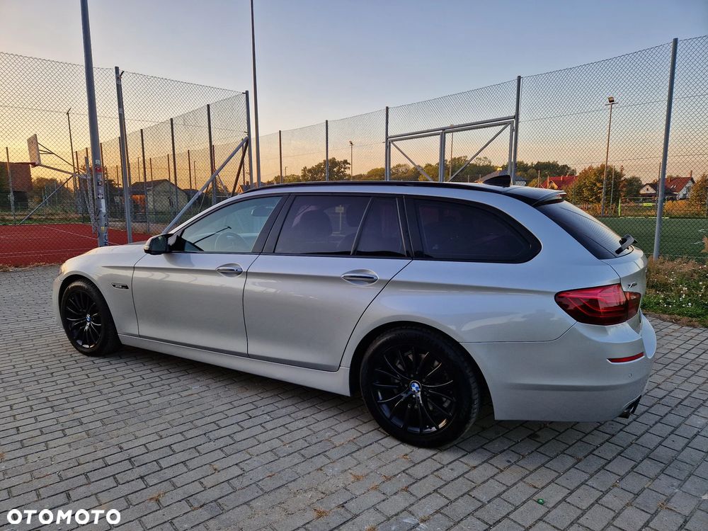 BMW Seria 5 525d xDrive Luxury Line - 18