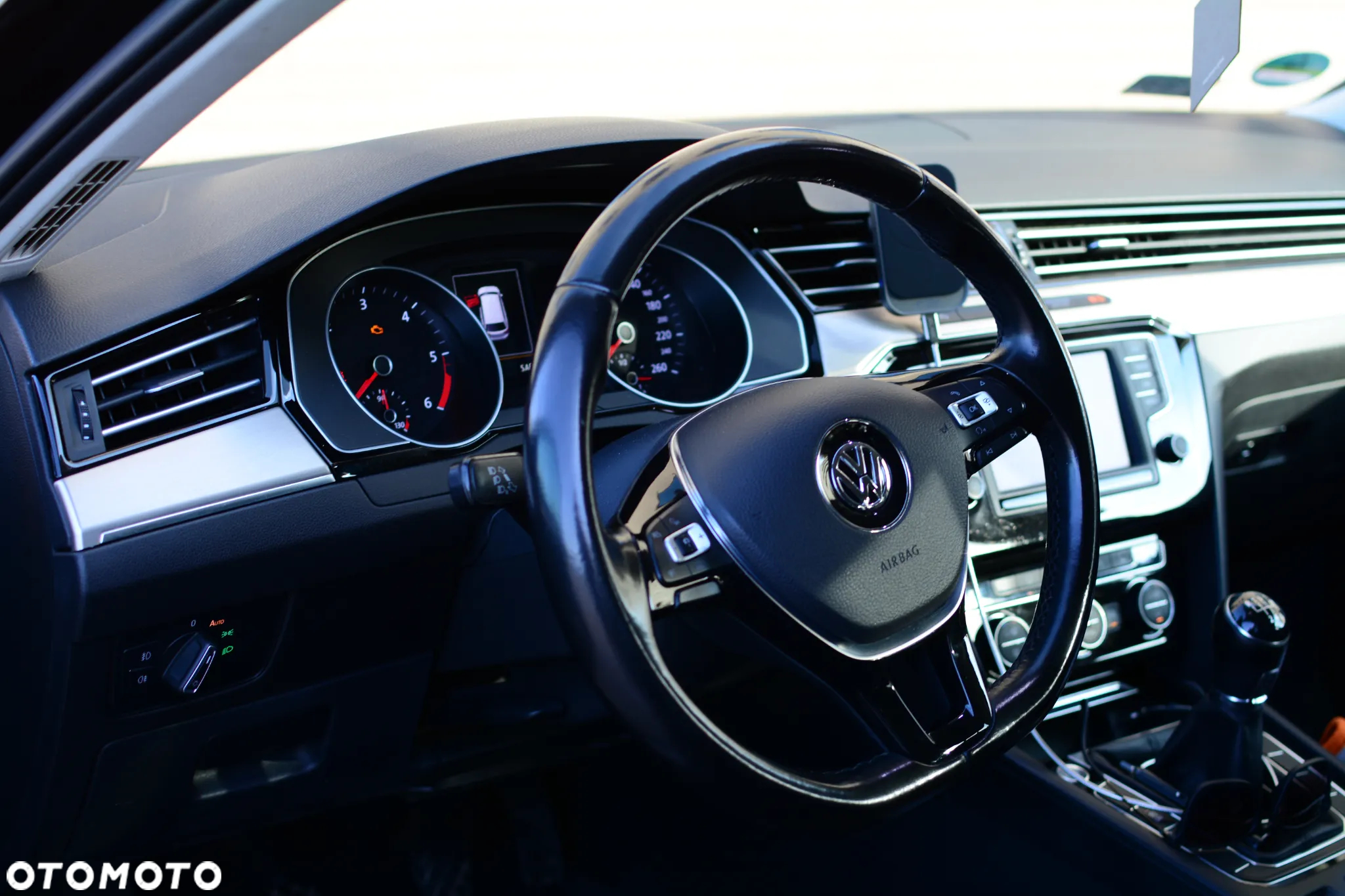 Volkswagen Passat 2.0 TDI BMT Highline - 37