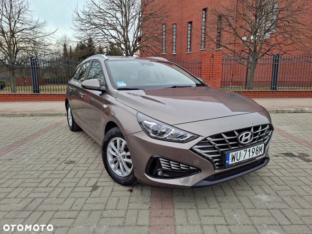 Hyundai i30 1.5 DPI Classic + - 10