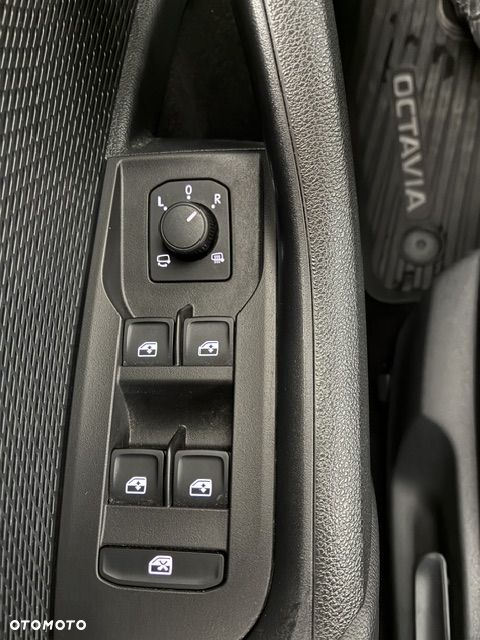 Skoda Octavia 1.5 TSI mHEV Sportline DSG - 33