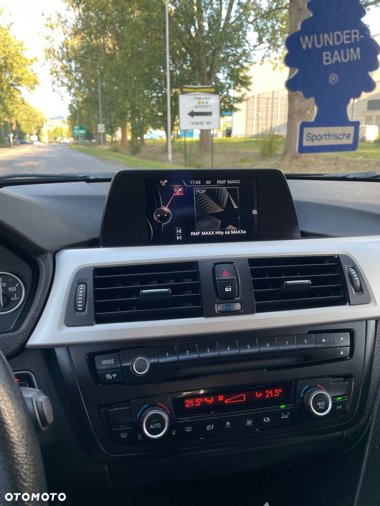 BMW Seria 3 318d Sport Line - 6