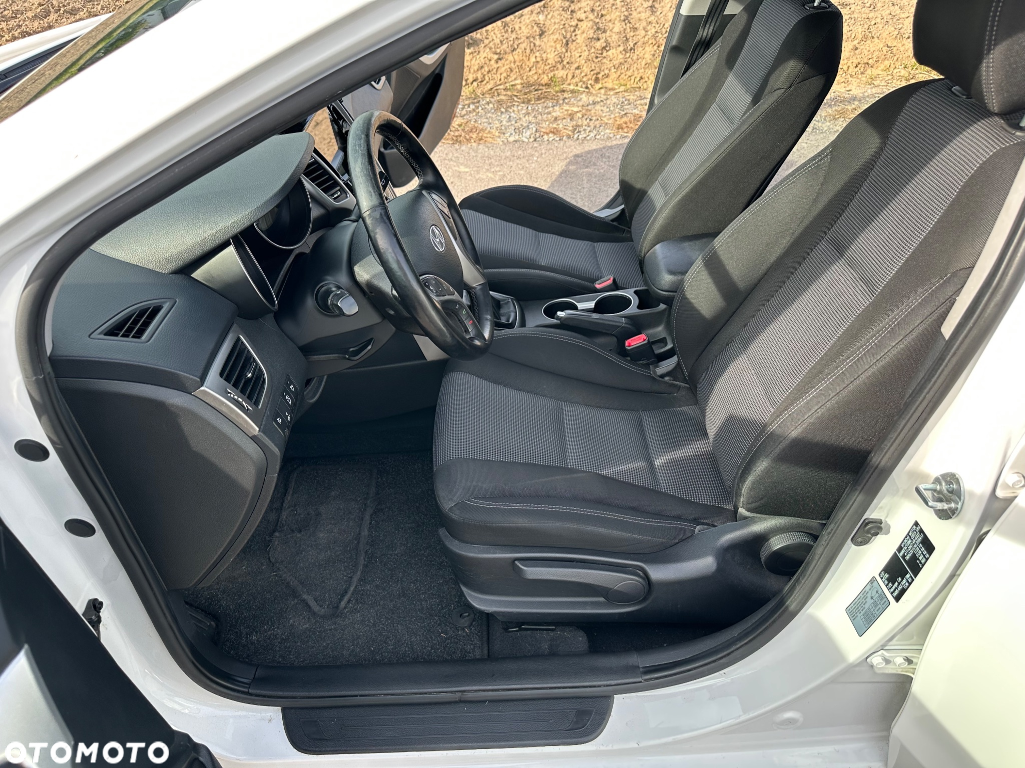 Hyundai i30 1.6 GDI BlueDrive Go - 24