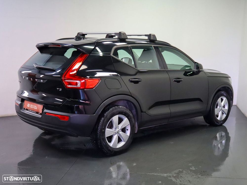 Volvo XC 40 1.5 T3 Momentum Geartronic - 4