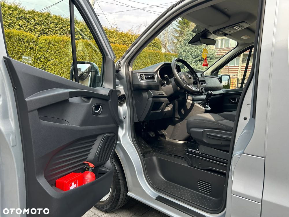 Renault Trafic 2.0 dCi - 10