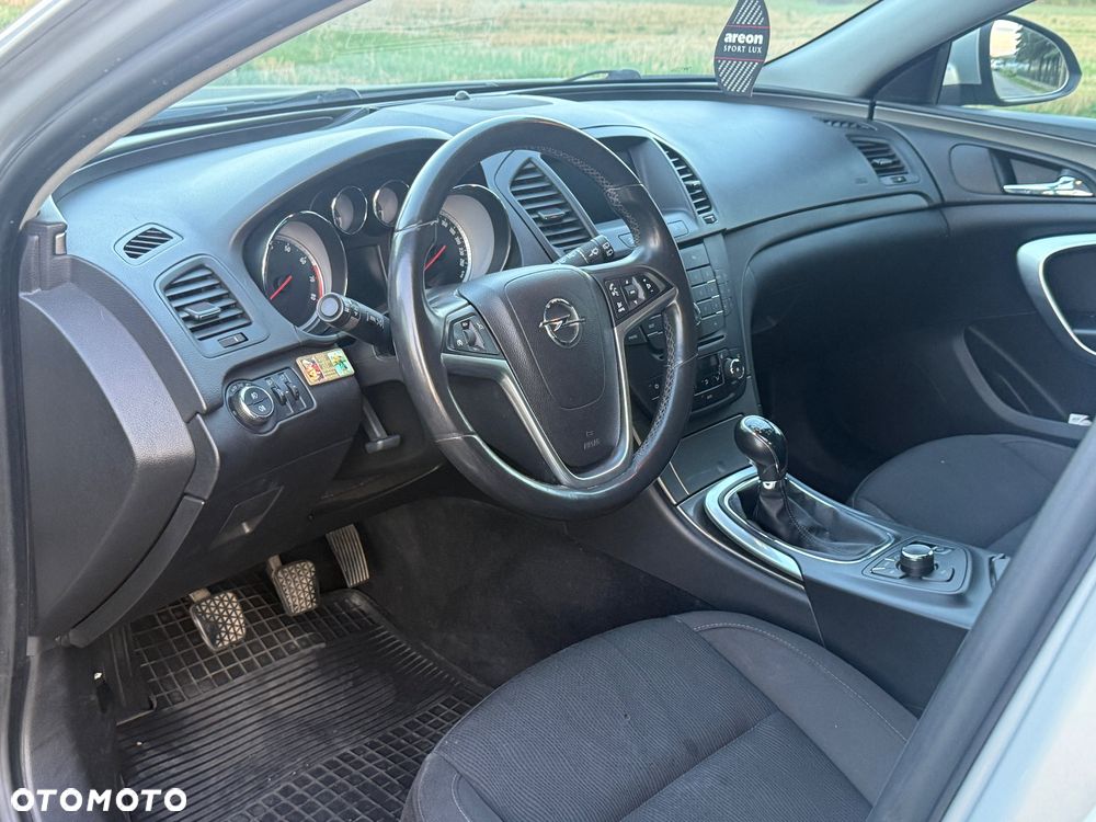 Opel Insignia 1.8 - 10