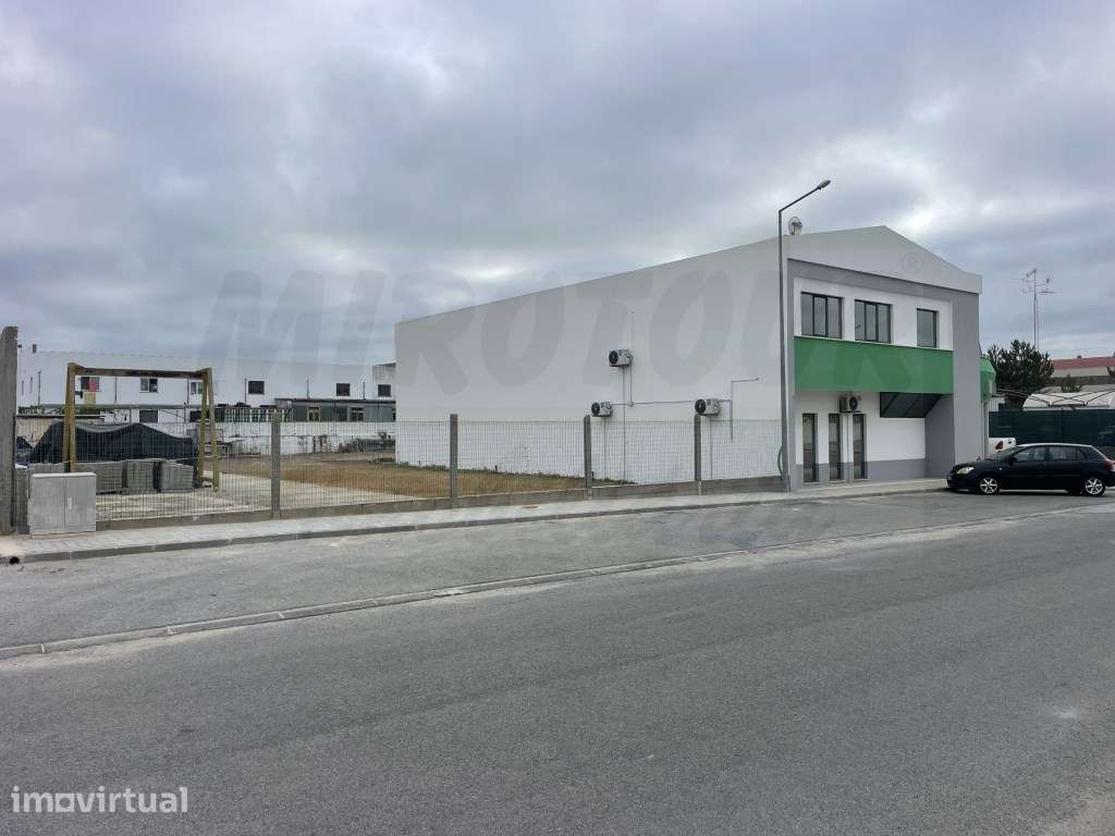 Venda conjunta de imóveis para atividade industrial com edifício e ... - Grande imagem: 2/39