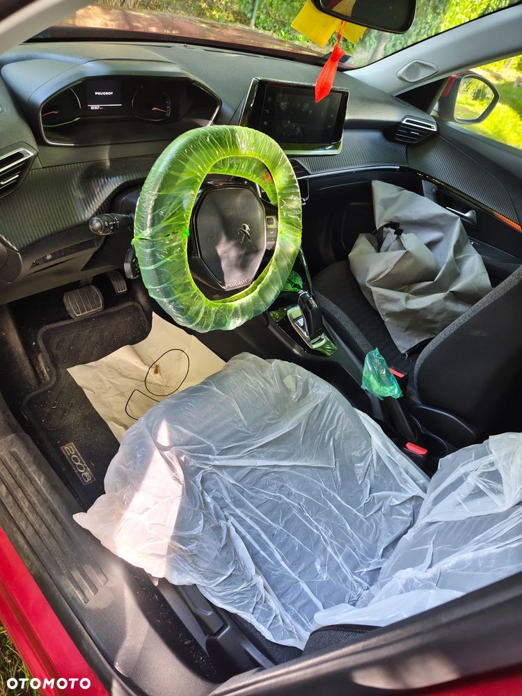 Peugeot 2008 1.2 PureTech Allure S&S EAT8 - 5