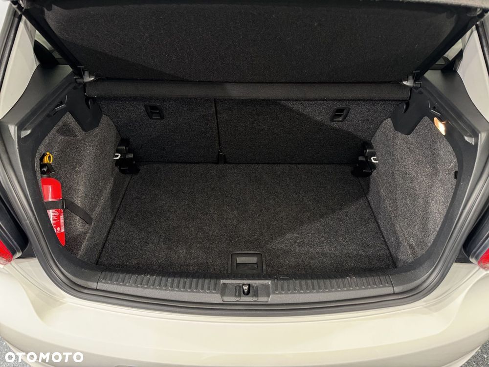 Volkswagen Polo - 18