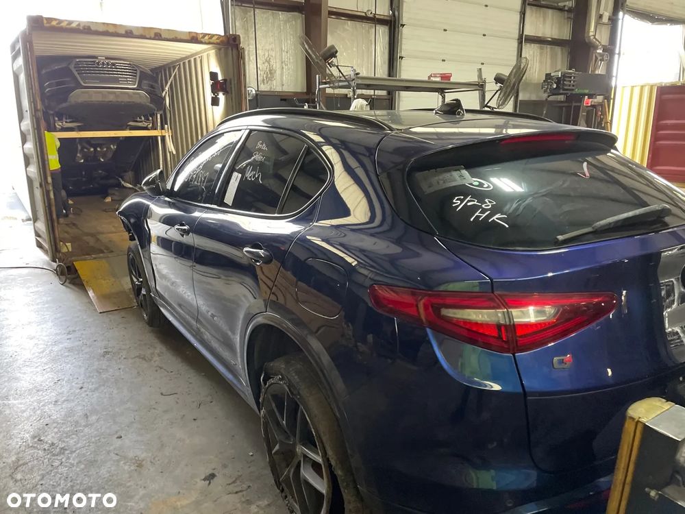 Alfa Romeo Stelvio 2020 photo 2