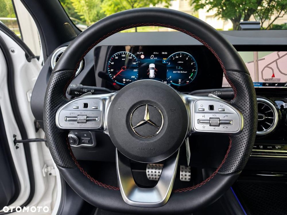 Mercedes-Benz GLA 250 4Matic 8G-DCT - 12