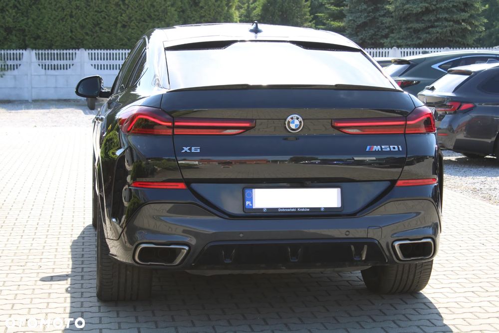 BMW X6 M50i - 10