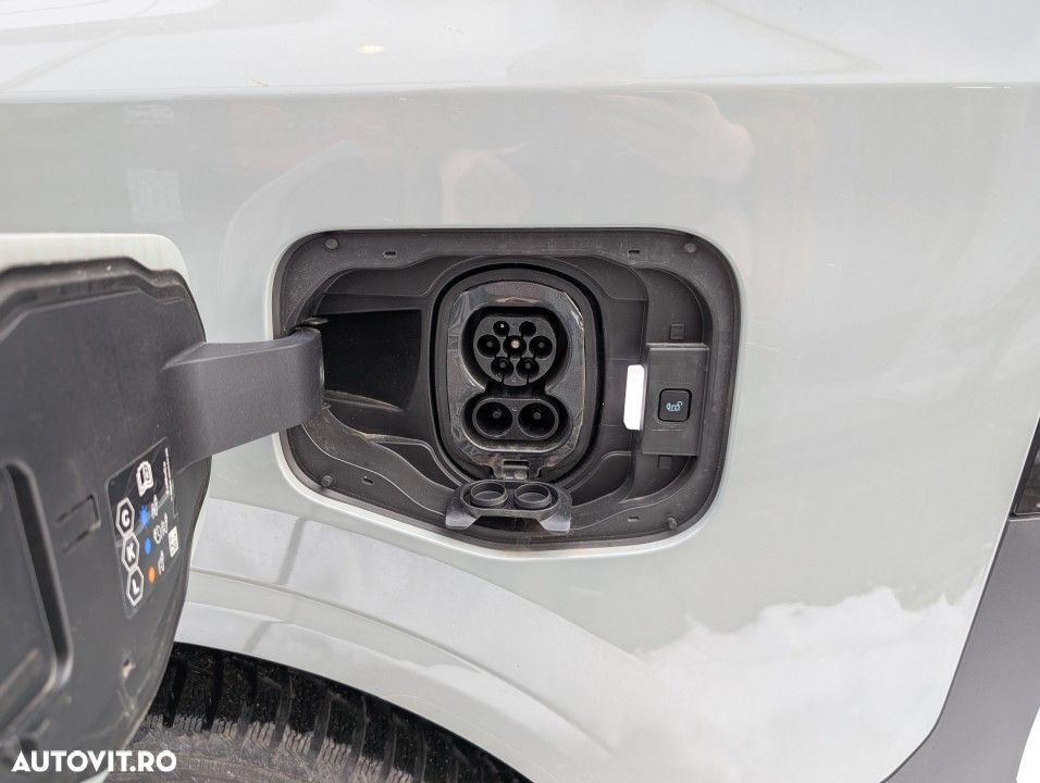 Ford Transit Courier - 18