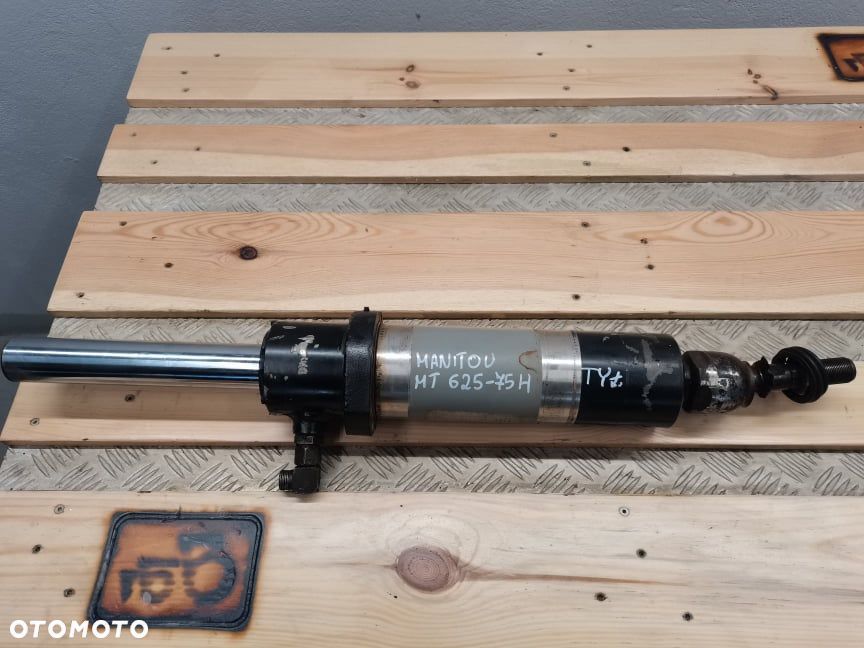 Manitou MT 625-75H {Cylinder hydrauliczny skrętu} - 1