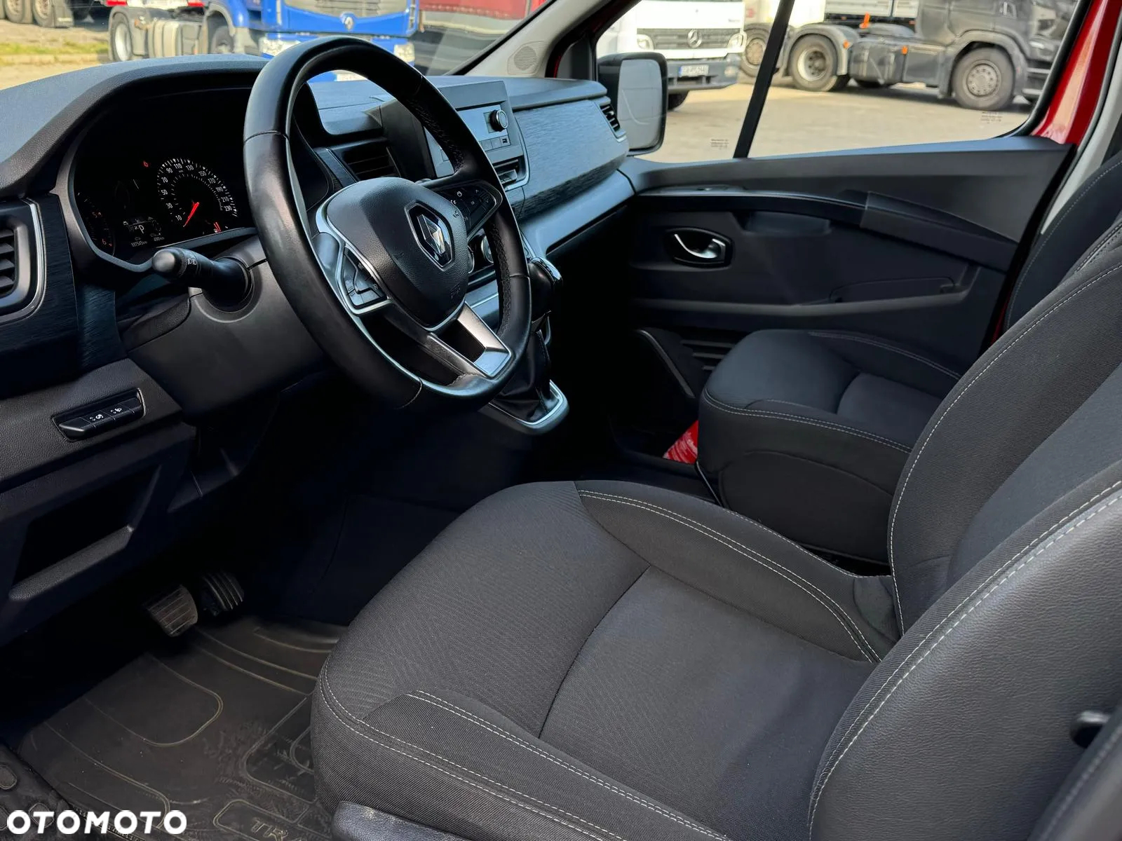 Renault Trafic SpaceClass 2.0 dCi EDC - 11