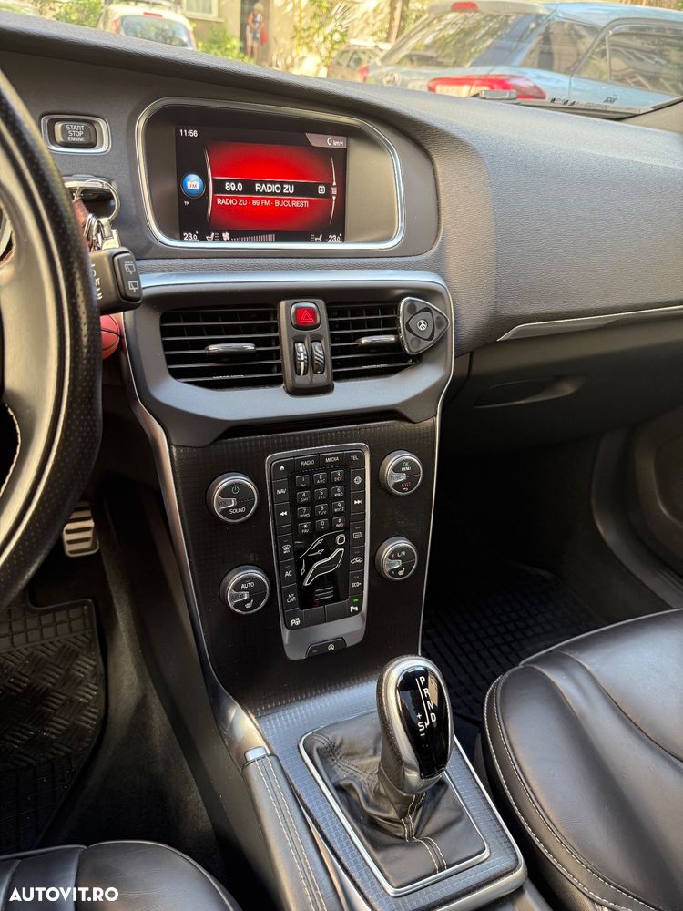 Volvo V40 D3 Geartronic RDesign - 17