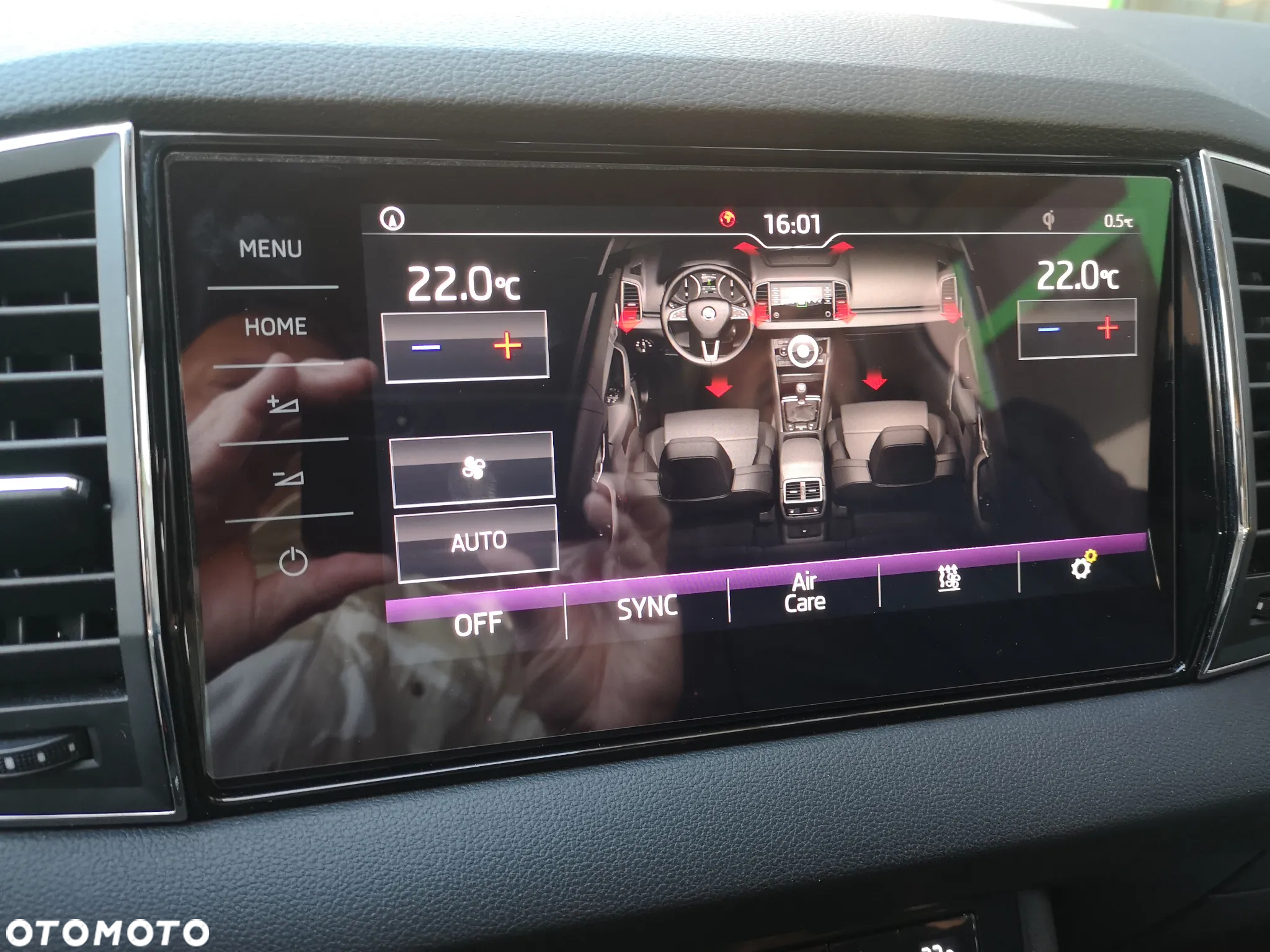 Skoda Karoq 2.0 TDI SCR 4x4 DSG Style - 23