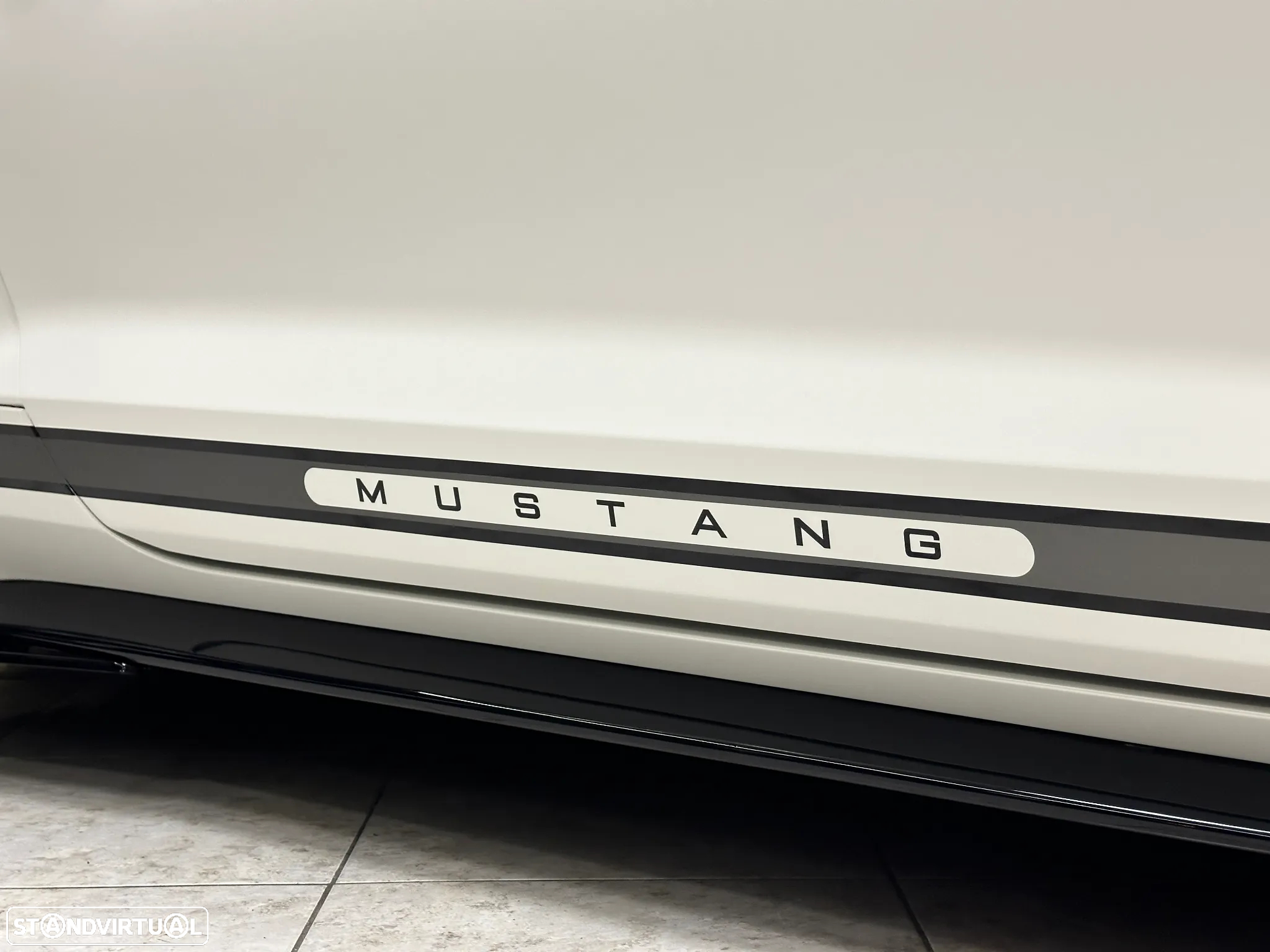 Ford Mustang Cabrio 2.3 Eco Boost - 7