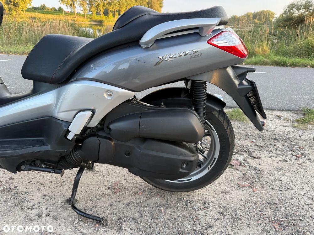 Yamaha X-max - 12