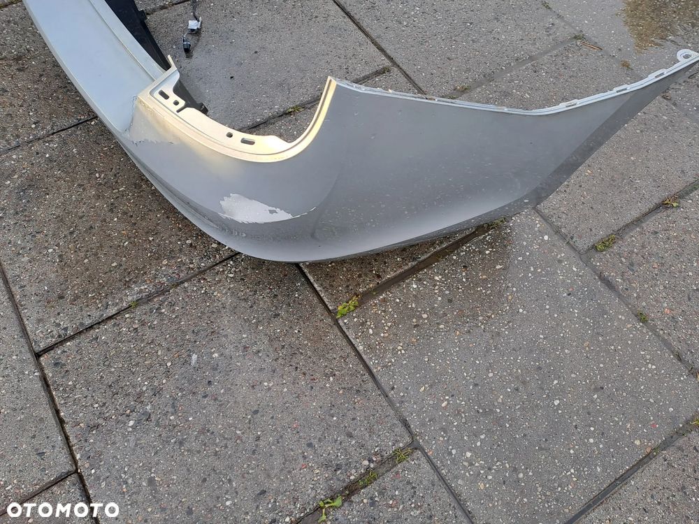 Skoda Rapid LIFTBACK zderzak tylny z PDC kod lakieru LA7W-9156 belka ślizgi i inne - 12