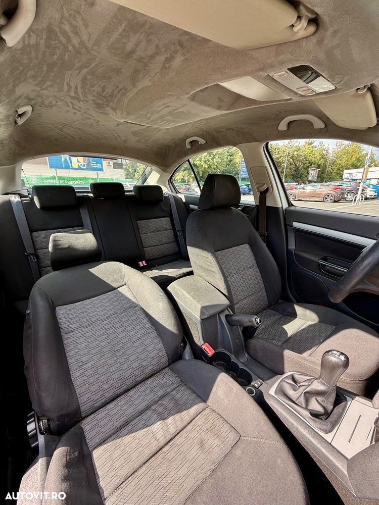 Skoda Octavia 1.6 TDI Ambiente - 8