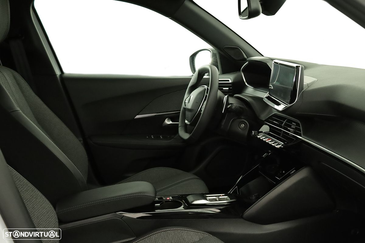 Peugeot 2008 1.2 PureTech Allure EAT8 - 13