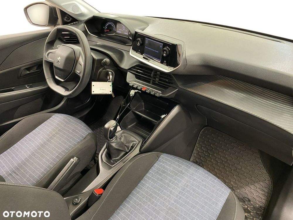 Peugeot 208 - 15