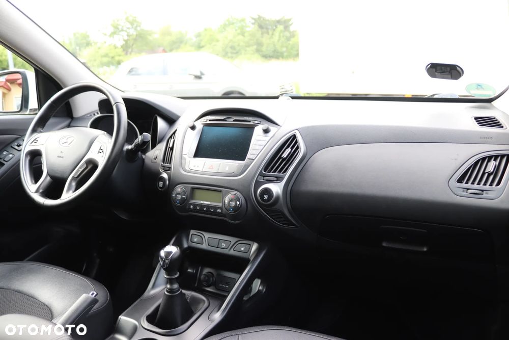 Hyundai ix35 1.6 2WD Fifa World Cup Edition - 29