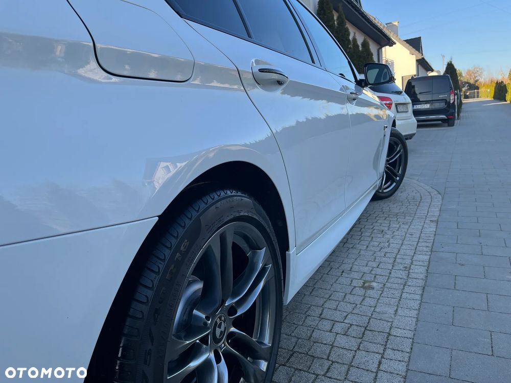 BMW Seria 5 520d xDrive M Sport Edition - 13